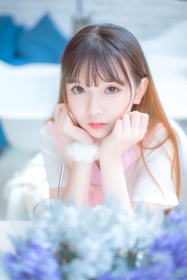 想到这里，诸葛亮眉头不禁蹙起来，如果真是如此的话，就得好生安排一番，尽量避免双方的冲突。